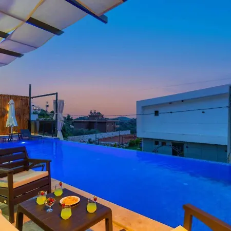 Luxury 5 Bedroom With Private Pool And Jacuzzi