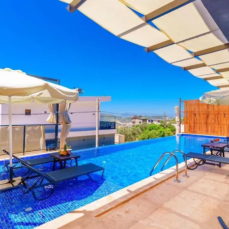 Luxury 5 Bedroom With Private Pool And Jacuzzi *