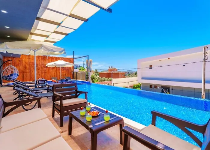 Luxury 5 Bedroom With Private Pool And Jacuzzi