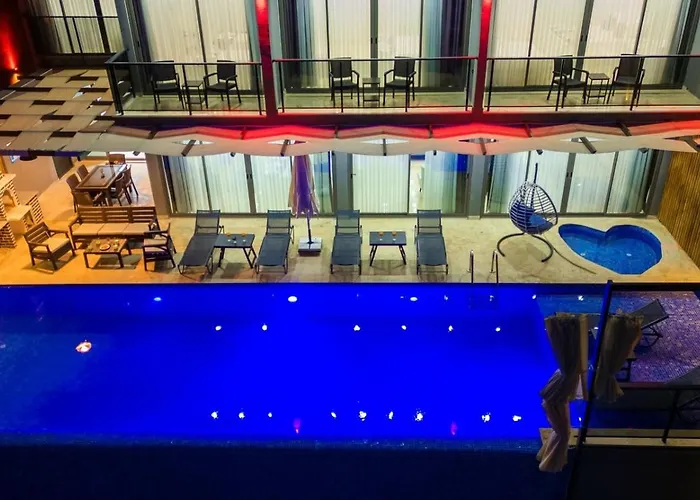 Vila Luxury 5 Bedroom With Private Pool And Jacuzzi