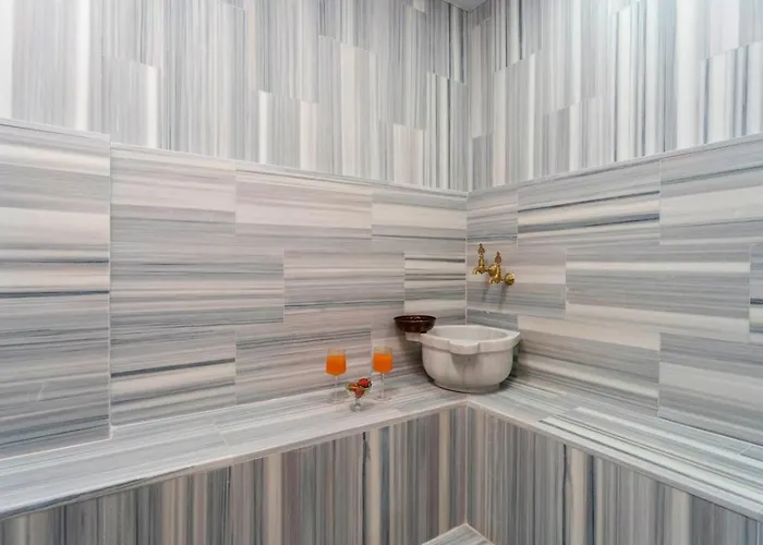 Luxury 5 Bedroom With Private Pool And Jacuzzi