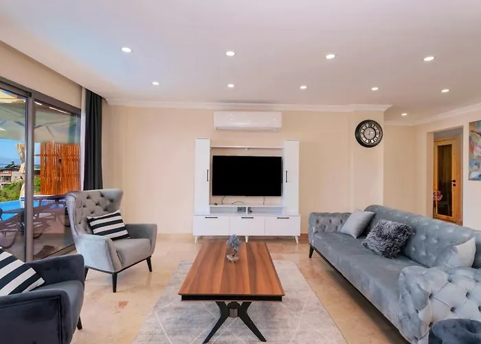 Luxury 5 Bedroom With Private Pool And Jacuzzi