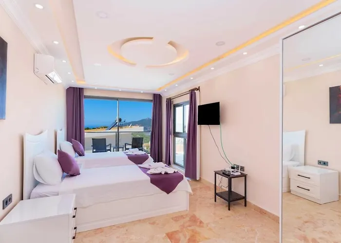 Luxury 5 Bedroom With Private Pool And Jacuzzi