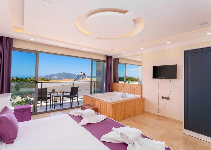 Luxury 5 Bedroom With Private Pool And Jacuzzi *