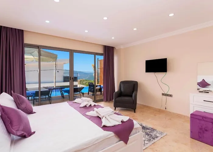 Luxury 5 Bedroom With Private Pool And Jacuzzi *