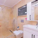Luxury 5 Bedroom With Private Pool And Jacuzzi Villa *