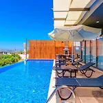 Luxury 5 Bedroom With Private Pool And Jacuzzi *