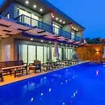 Villa Luxury 5 Bedroom With Private Pool And Jacuzzi