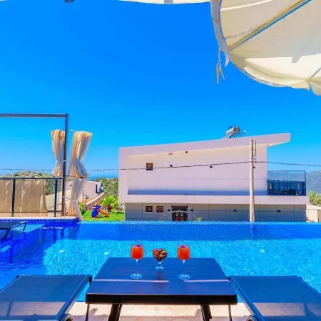 Luxury 5 Bedroom With Private Pool And Jacuzzi Villa