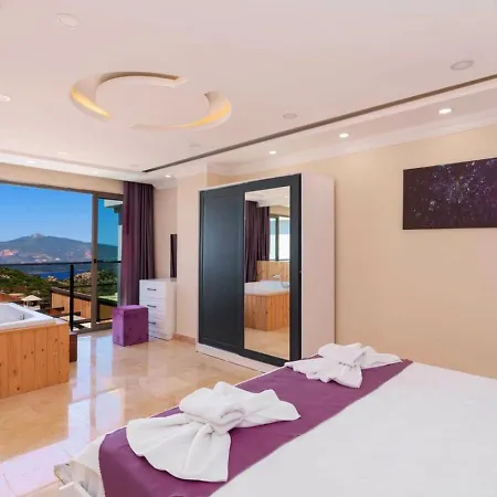 Luxury 5 Bedroom With Private Pool And Jacuzzi *