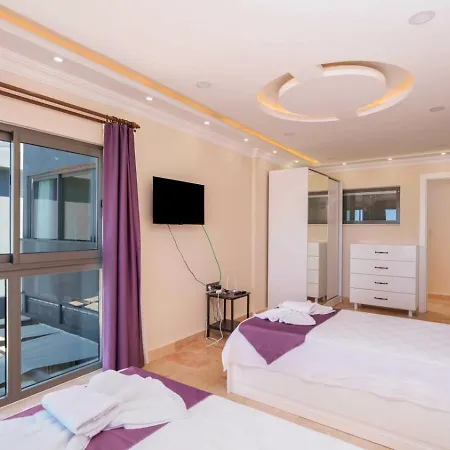 Luxury 5 Bedroom With Private Pool And Jacuzzi קלקן