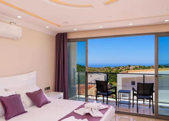 Luxury 5 Bedroom With Private Pool And Jacuzzi *