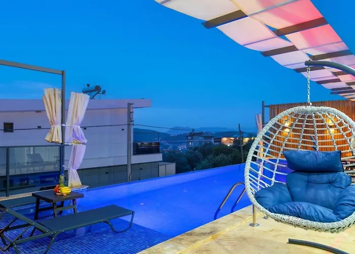 Luxury 5 Bedroom With Private Pool And Jacuzzi 别墅 *